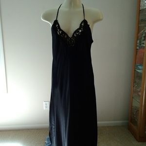 Dentelle mid-calf gown NWOT